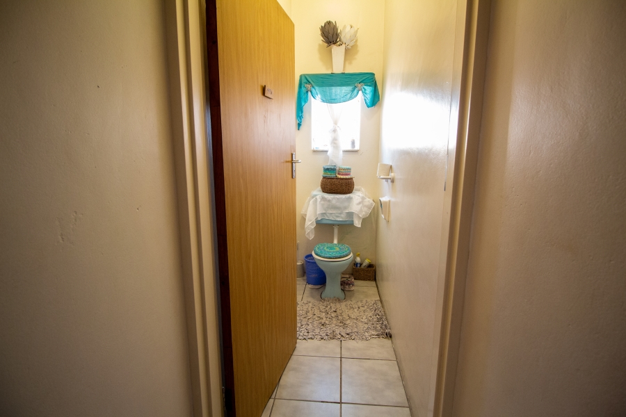 3 Bedroom Property for Sale in Lemoendraai Northern Cape